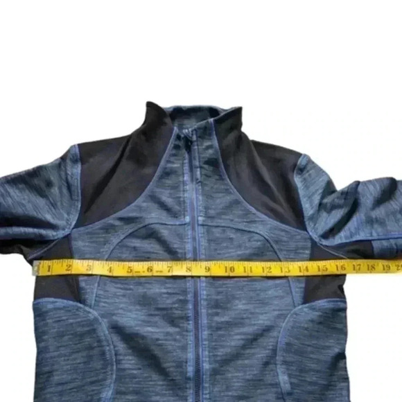Lululemon Forme  Jacket Reversible Slub Denim Limitless Blue 11/2012 Women's 6 - Picture 12 of 14